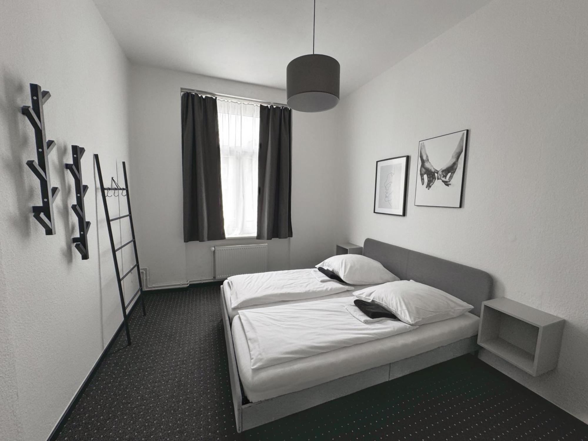 Hotel AVAlex Berlin Exterior foto