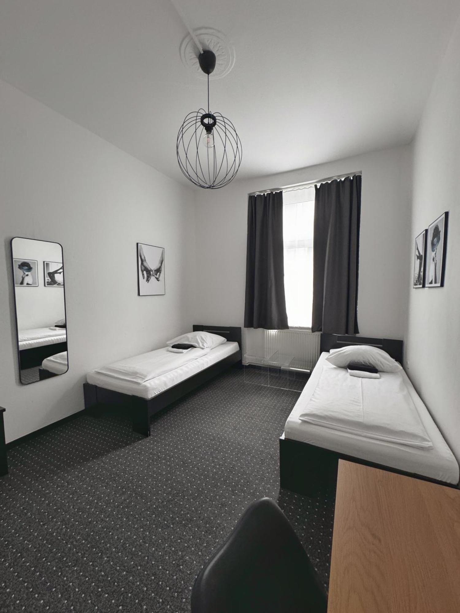 Hotel AVAlex Berlin Exterior foto